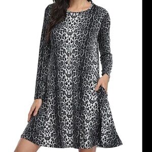Women’s XL snow leopard print dress